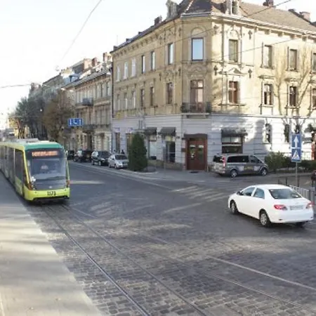 Апартаменти Stepana Bandery Str. 19